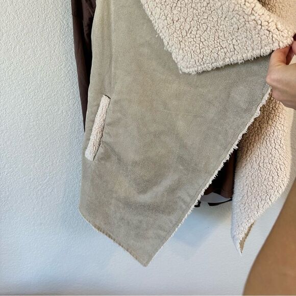 Boutique Faux Suede and Shearling Vest - Picture 6 of 9